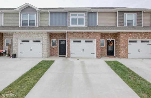 374 Fallow Cir - 374 Fallow Circle, Clarksville, TN 37040