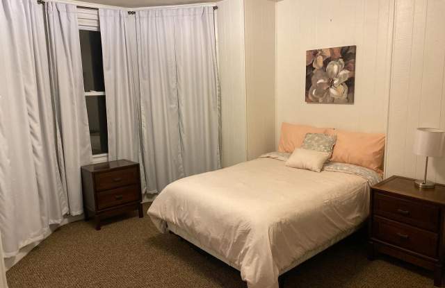 1808 W DIAMOND Street unit: 1