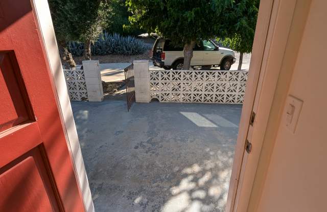 9700 Las Lomas Avenue