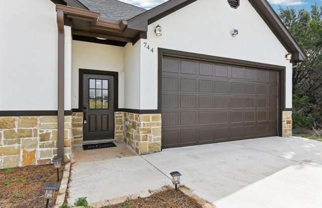 744 E Bluebonnet Drive
