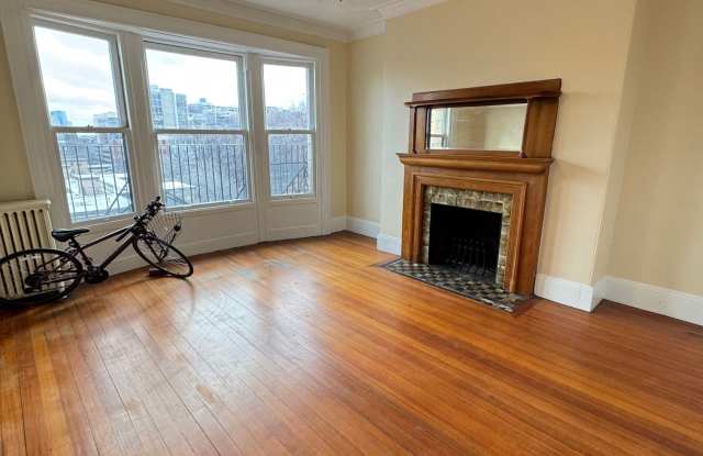 Photo of 1513 Washington St