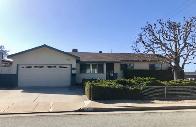 1095 Tweed St - 1095 Tweed Street, Seaside, CA 93955