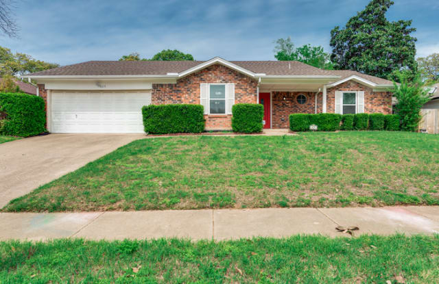 625 Huntwich Drive - 625 Huntwich Drive, Bedford, TX 76021