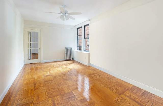 Photo of 828 Gerard Ave Apt 1E