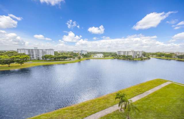 Photo of 3095 N Course Dr