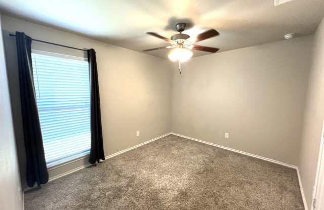 Leasing 1 bedroom of this beautiful Milwaukee Ridge property.