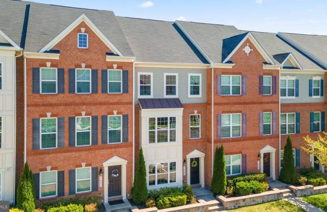 7960 BLUE STREAM Drive