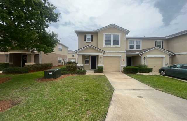 Charming 3-bedroom 2.5-bathroom Townhome in Fleming Island Plantation!!