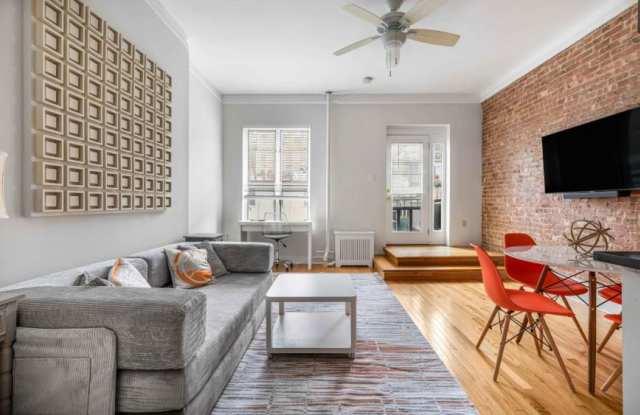 Photo of 130 West 81st Street