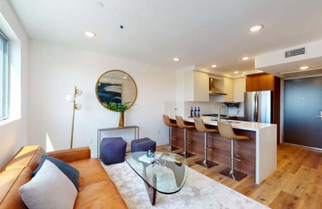 1143 Glenville Dr
