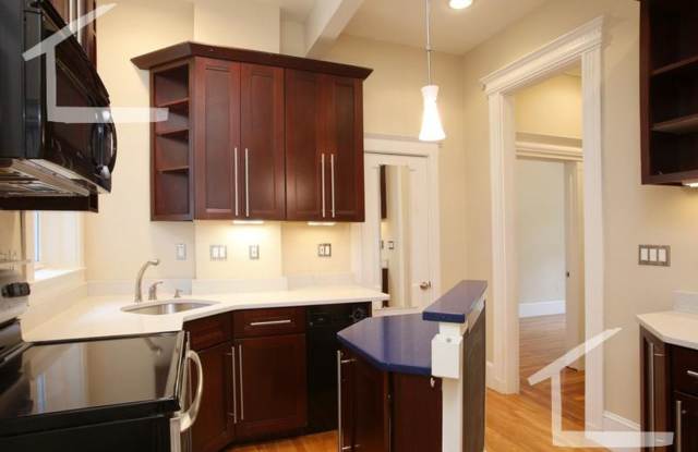 Photo of Nicely renovated 2 bed in the heart of Fenway!