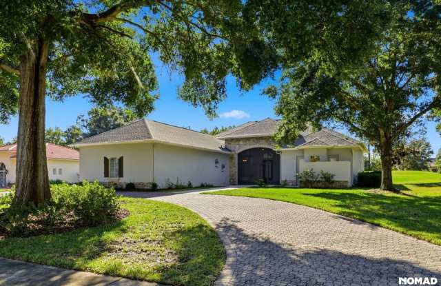 Photo of Stunning 3BR House in Lady Lake with Additional Office and 3 Car Garage