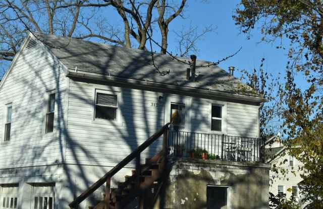 Spacious and bright Upper One Bedroom