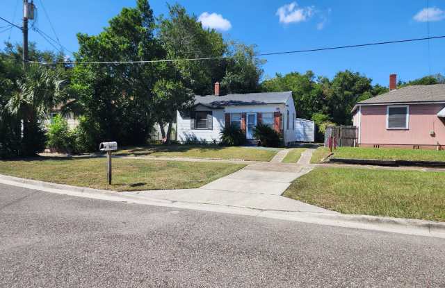 665 Chestnut Drive #room Rental