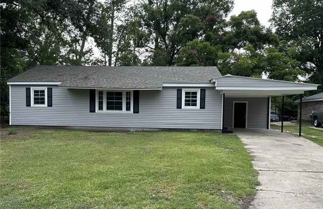 105 ROSEWOOD Circle