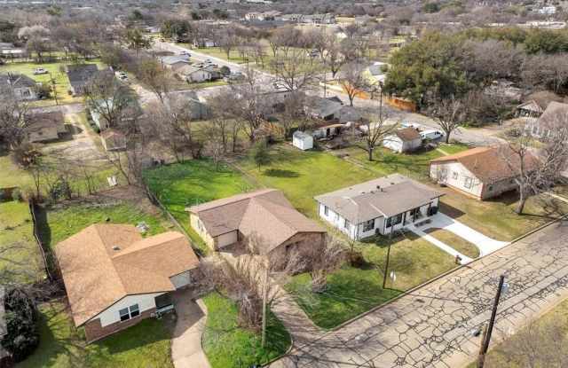 Photo of 907 W Bridge