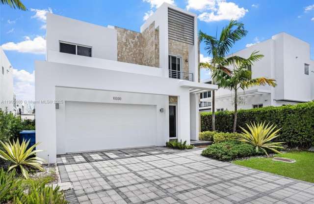 10330 NW 68th St