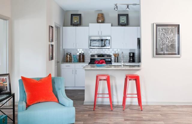 Photo of 1000 Spalding