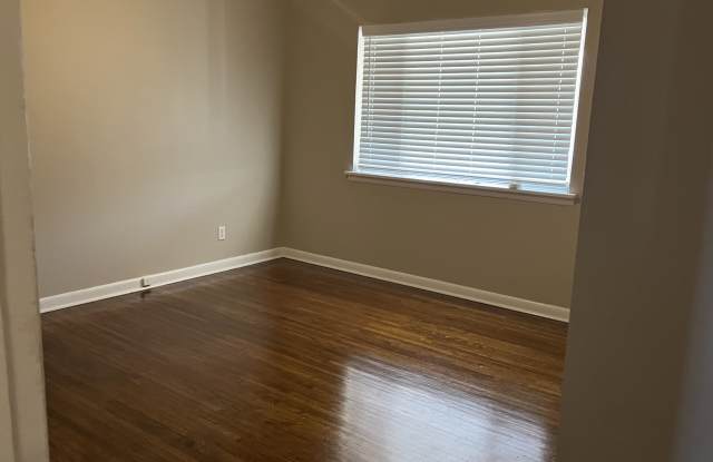 Photo of 4212 North Locust Street