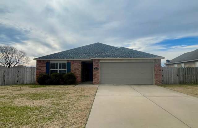 Spacious 3-Bedroom Springdale Home with Fenced Yard