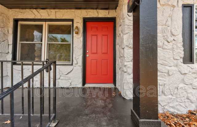 1103 N Louisa Avenue