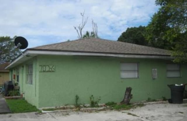 704 Polk ST - 704 Polk St, Fort Myers, FL 33916