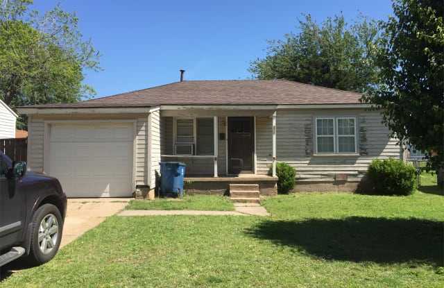 311 E Steed - 311 East Steed Drive, Midwest City, OK 73110