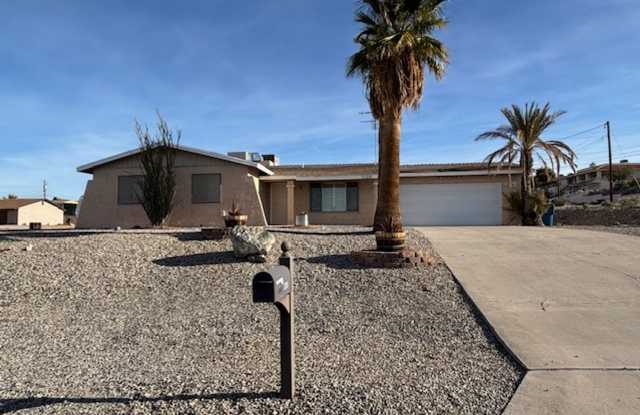 3 Bedroom - 2 Bath Pool Home