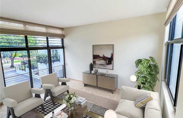 113 E Enid Dr