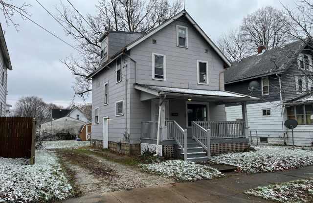 Spacious 4-Bedroom Single-Family Home Available for Rent!