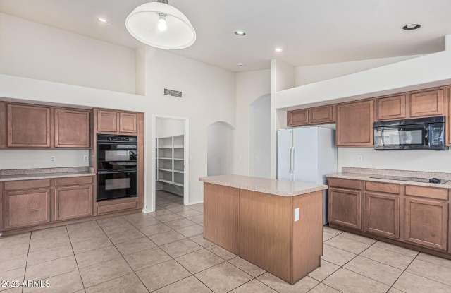 16423 W MONROE Street