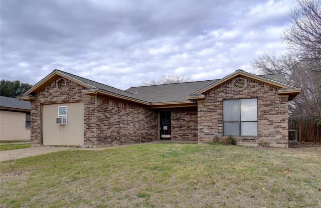 1410 W Torrey Street - 1410 West Torrey Street, Granbury, TX 76048