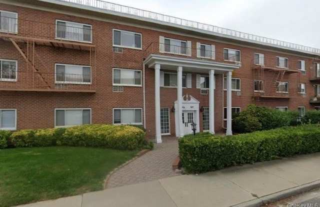 Photo of 88 Lenox Road unit: 2E