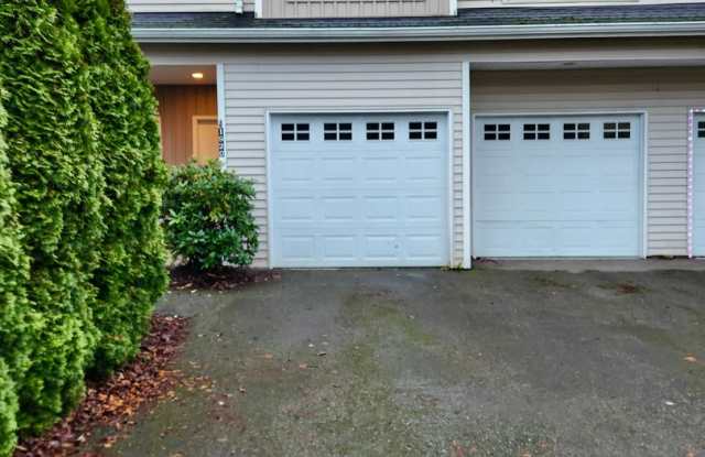 Photo of Beautiful 3 Bed / 2.5 Bath Townhome in Lake Stevens