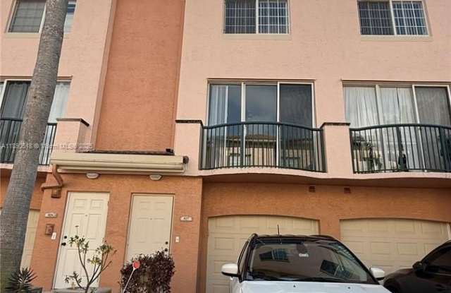 Photo of 2107 SE 10th Ave