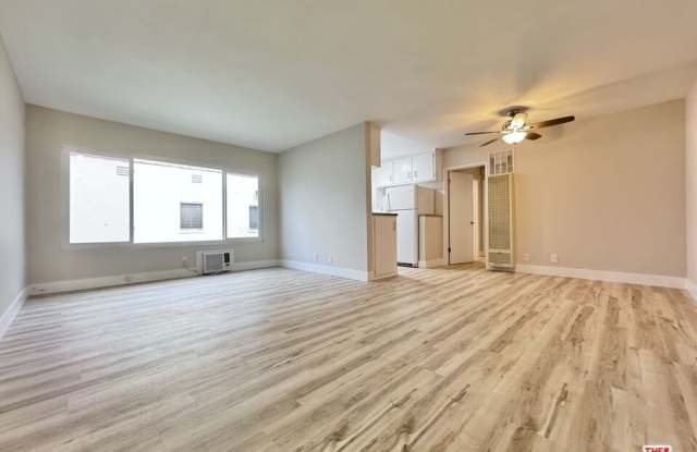 1037 S Shenandoah St unit: 7