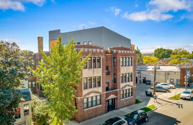 Photo of 2229-35 W Wilson