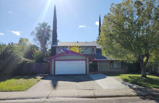 Spacious Two-story 4 Bed 2.5 Bath 1,800 sqft in Fair Oaks