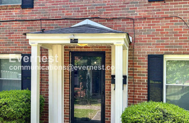 Photo of 1761 Valley Avenue