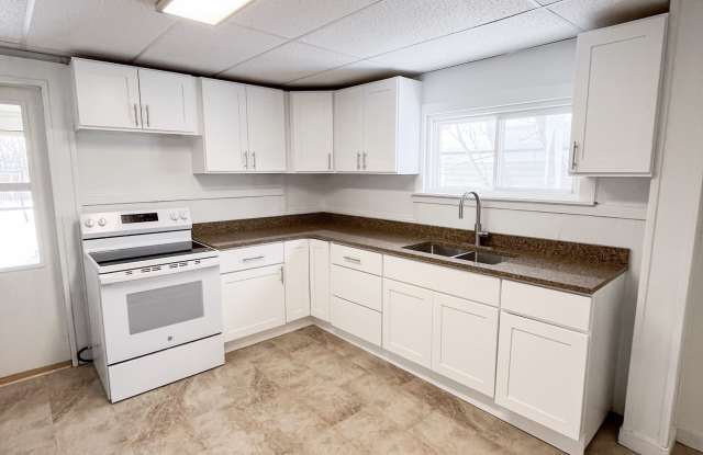 1019 Superior Street - Lower