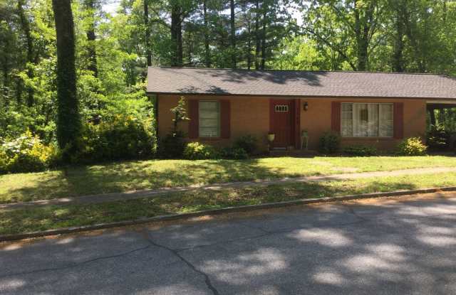 1142 Sylvan Blvd - 1142 Sylvan Boulevard, Hendersonville, NC 28791