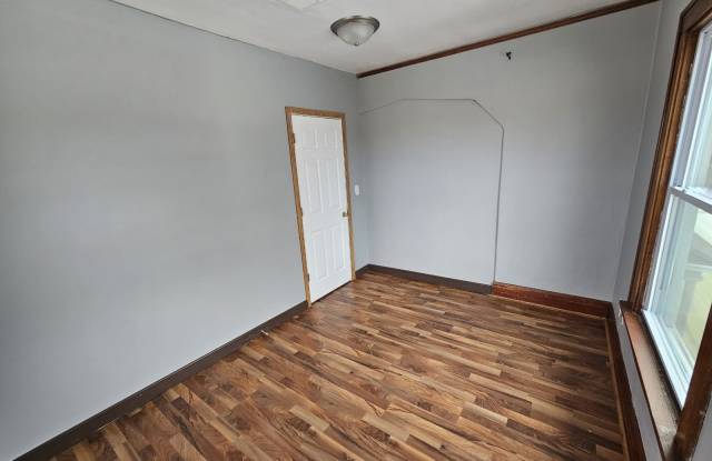 Photo of 611 15th Ave2