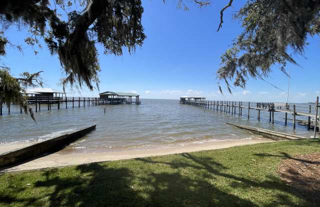 16613 Scenic Highway 98