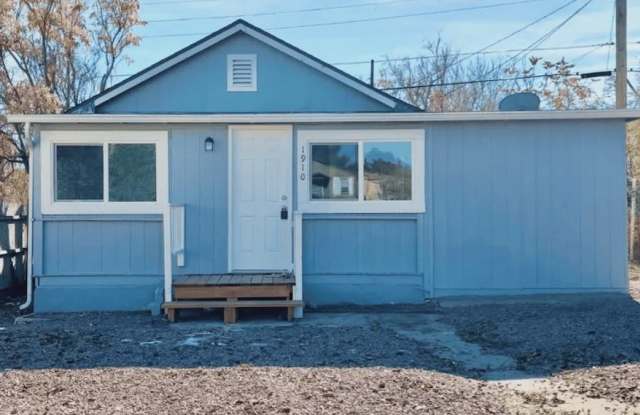 Photo of Charming 3 bed 1 bath house in Pueblo $1500