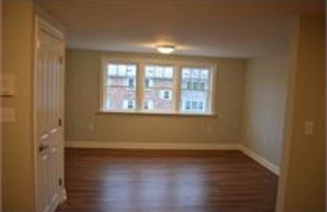 58 Center St , unit 1-7