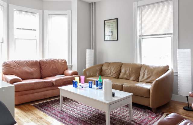 35 1/2 Essex StreetUnit 1