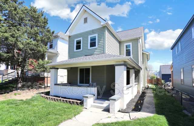 2009 Broadway St