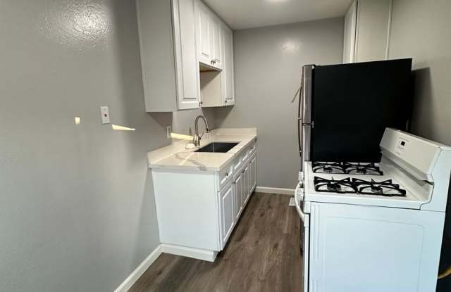 Upstairs - 1 Bedroom, 1 Bath - San Jose, 95112