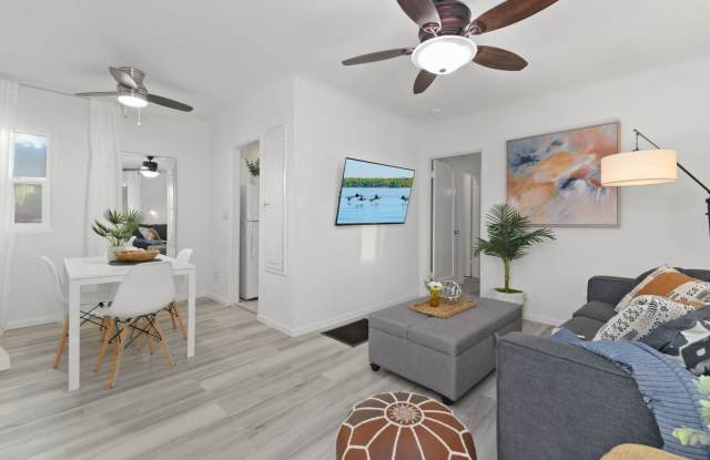 OCEAN BEACH APARTMENT! 1 BED/1 BATH w/ GARAGE! Only $2,495/mo!