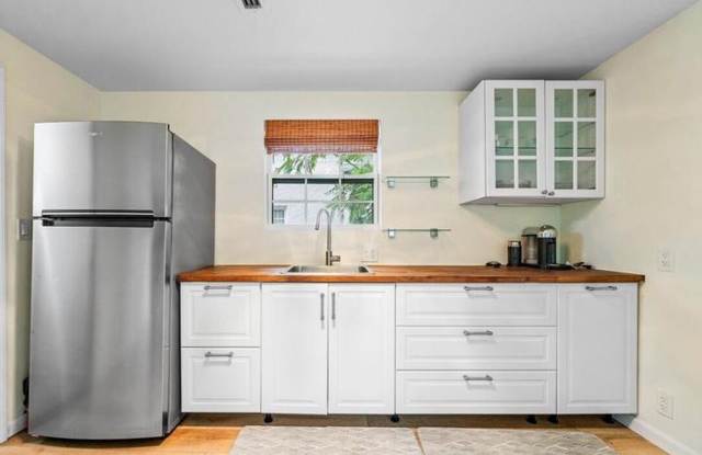 353 E Lakewood Road, West Palm Beach, FL 33405
